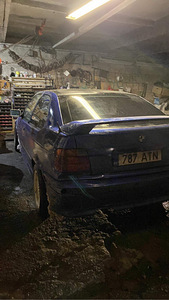 BMW 318tds (6 foto / 6)
