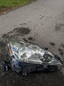 Фара Lexus 2005-2012