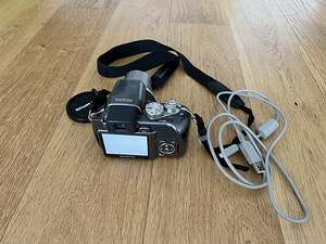Olympus SP-550UZ digikaamera (3 foto / 5)