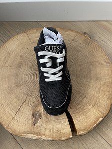 Guess кроссовки (2 фото из 8)