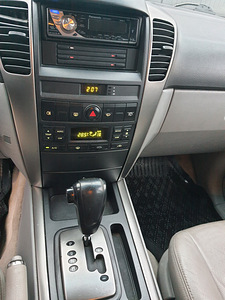 Kia Sorrento (4 foto / 9)