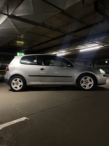 Volkswagen Golf MK5 2.0SDI (8 foto / 12)