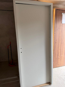Müüa uued ja kasutatuid siseuksi (4 foto / 10)
