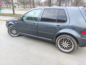 Volkswagen Golf 4 1.6 v16 (2 foto / 12)