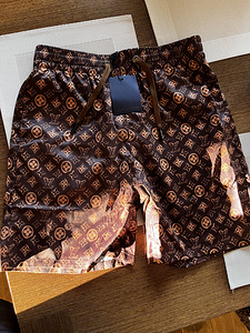 Loius Vuitton meeste lühikesed püksid (2 foto / 3)