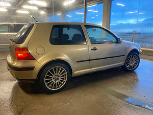 VW Golf 4 (4 foto / 8)