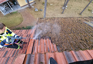 KATUSEPESU + VAHA KATUSE VÄRVIMINE (1 foto / 1)