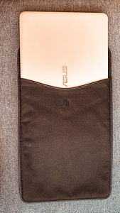 ASUS Zenbook UX305FA (6 foto / 10)
