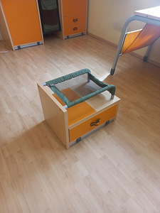 Продам Б/У комплект детской мебели (3 фото из 10)