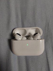 Продам airpods pro (2 фото из 3)