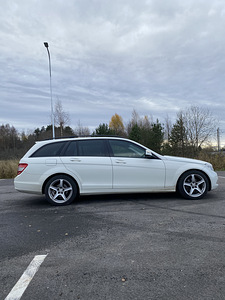 Продажа Мерседес-Бенц С200 (3 фото из 9)