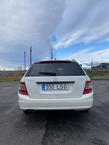 Продажа Мерседес-Бенц С200 (4 фото из 9)