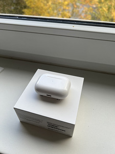 AirPods Pro (2 фото из 5)