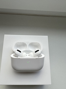 AirPods Pro (4 фото из 5)