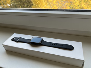 Apple Watch Series 7 (45mm, Midnight) (2 foto / 3)