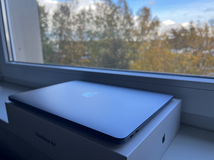 MacBook Air M1 256GB (1 foto / 5)