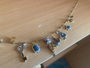 Красочное и современное колье/чокер Swarovski (2 фото из 3)