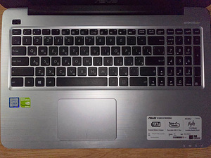 ASUS VivoBook X556U (2 foto / 3)