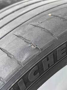 Michelin Pilot Sport 4 (255/35 20R) (9 foto / 9)
