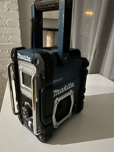 Makita dmr 108n (1 foto / 2)