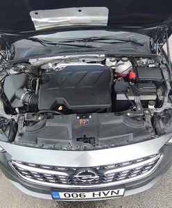 Opel Insignia Grand sport (9 фото из 13)