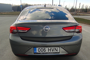 Opel Insignia Grand sport (6 фото из 13)