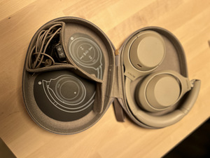 Sony WH-1000XM4 (8 foto / 9)