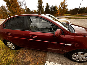 Hyundai Accent (11 фото из 12)