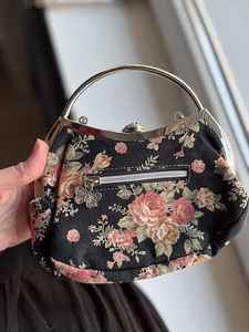 Bag Anna Sui with floral print (5 foto / 8)
