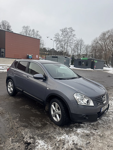 Nissan Qashqai – ökonoomne krossover panoraamkatusega (1 foto / 9)