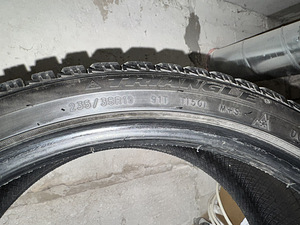 235/35/19 Triangle IcelynX TI501 DOT3321 (3 foto / 4)