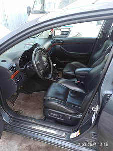 Toyota avensis (4 foto / 7)