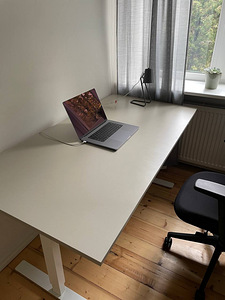 Стол TROTTEN Ikea (3 фото из 5)