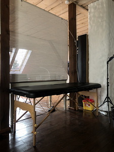 Couch / massage table for a beauty salon or tattoo artist (1 foto / 3)