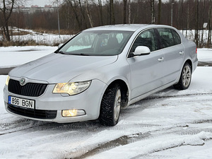 Skoda superB 2009 (2 foto / 10)