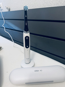 Elektriline hambahari Oral-B iO Series 10 (1 foto / 2)