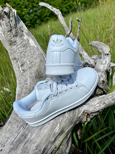 Naiste nahast tossud Adidas Stan Smith (3 foto / 3)