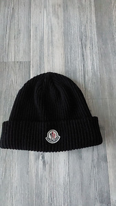 Шапка Moncler 3р$ (1 фото из 1)
