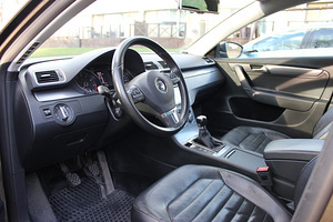 Volkswagen Passat 1.4 110 kw (9 foto / 9)