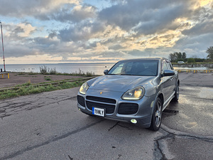 Porsche Cayenne Turbo S (1 foto / 7)