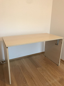 Kirjutuslaud (1 foto / 3)