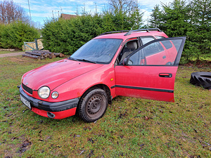 Ostan Toyota marki autosid (10 foto / 10)