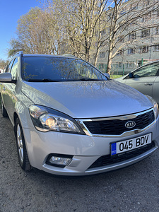 Kia Ceed 1.6 crdi (1 foto / 4)