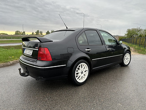 Volkswagen Bora V5 (8 foto / 12)