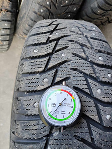 Golf 3 valuveljed naastrehvidega 175/65R14 DOT1617 (9 foto / 10)