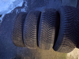 Goodyear lamellrehvid 195/65R15 DOT1121 (4 foto / 8)