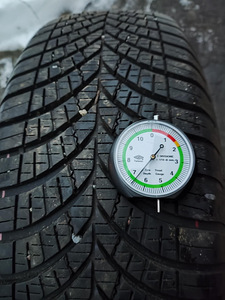 Goodyear lamellrehvid 195/65R15 DOT1121 (5 foto / 8)