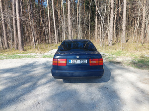 Volkswagen Passat sedaan 1.8l 66kW (1995) (4 foto / 7)
