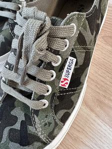 Nahast tossud Superga militaar khaki (2 foto / 6)