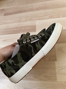 Nahast tossud Superga militaar khaki (3 foto / 6)